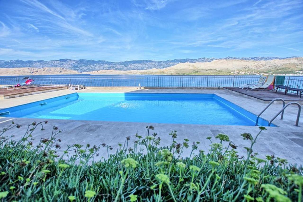 Sea View & Pool Studio Pag Town Esterno foto